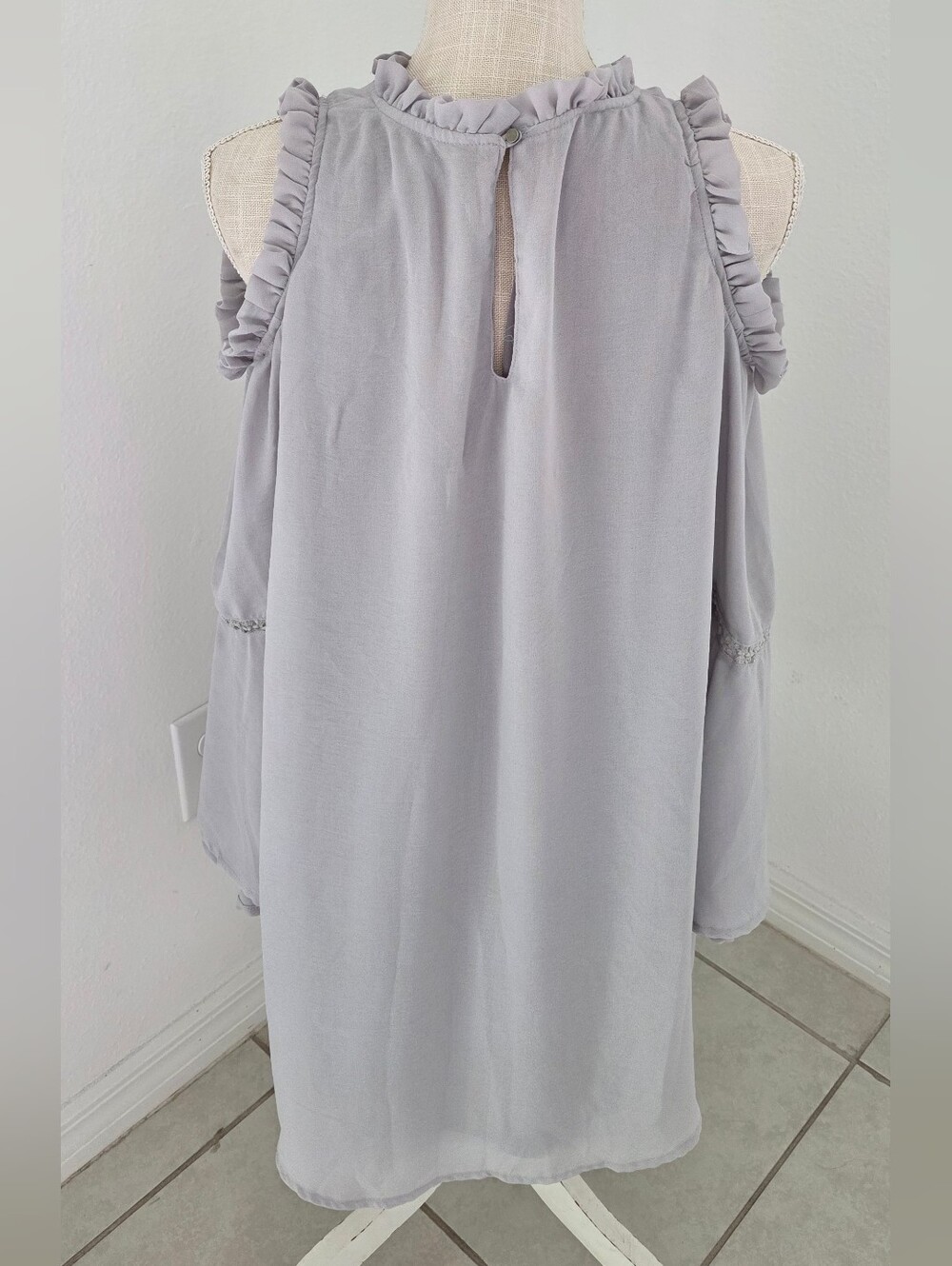 PPLA Light Gray Ruffle Cold-Shoulder Tunic - Picture 2 of 14